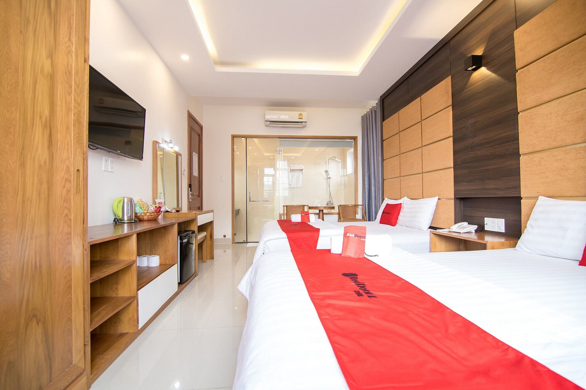 Reddoorz Plus Near Lotte Mart Cong Hoa Cidade de Ho Chi Minh Exterior foto